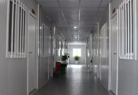 濟(jì)南歷城區(qū)荷花路建筑工地臨時住人移動板房 濟(jì)南歷城區(qū)荷花路建筑工地臨時住人移動板房