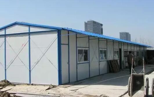 濟(jì)南地鐵項(xiàng)目施工使用中筑住人集裝箱房 濟(jì)南地鐵項(xiàng)目施工使用中筑住人集裝箱房